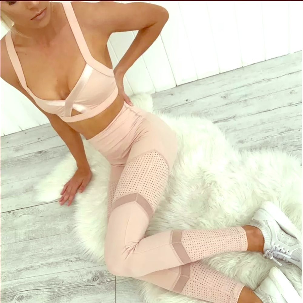 🌸  Gorgeous Blush Seamless Yoga Leggings  🌸